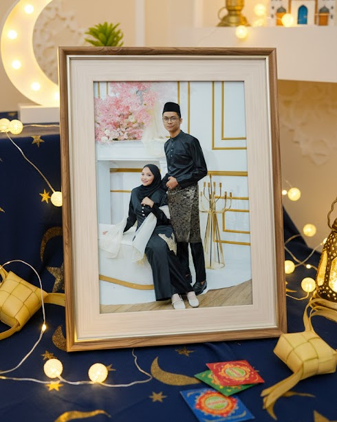 Exclusive Raya Frame